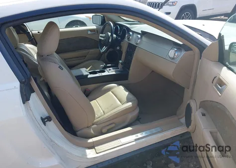 2009 Ford Mustang V6/V6 Premium z USA, uszkodzony, nr VIN 1ZVHT80N795112053